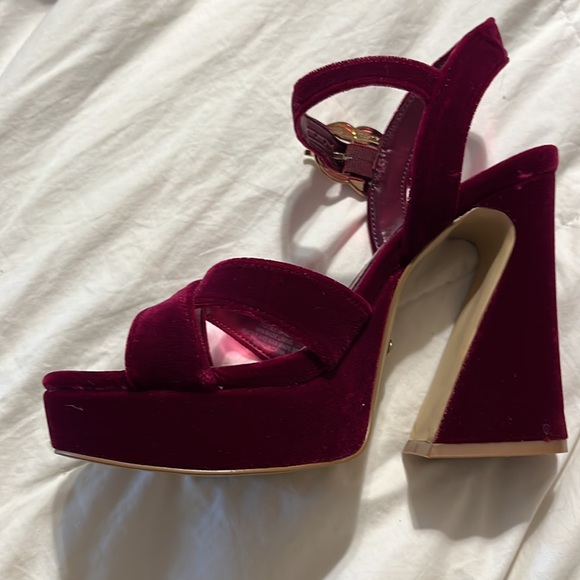 Vince Camuto Platform Heels!! - Picture 3 of 4